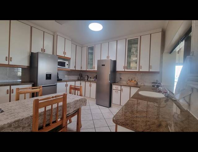 6 BEDROOM HOUSE FOR SALE IN GROOT BRAKRIVIER CENTRAL
